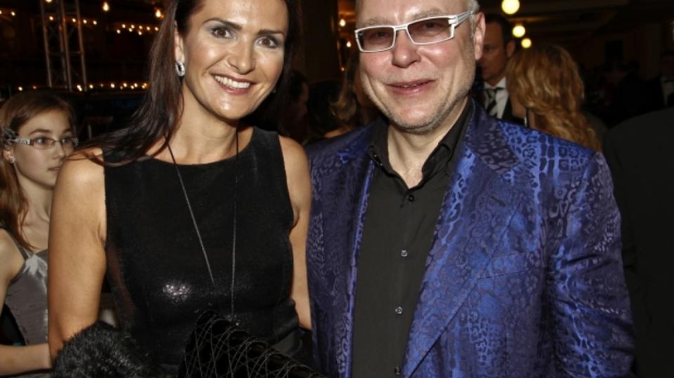 Čerství čtyřnásobní rodiče Michaela Maláčová a Zdeněk Bakala